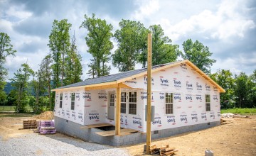 Mountain Outreach helps support the local community through a new home build program. 