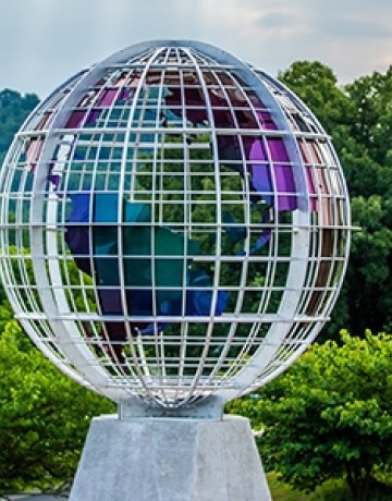 Cumberlands installs “Ever-Changing World” sculpture on campus