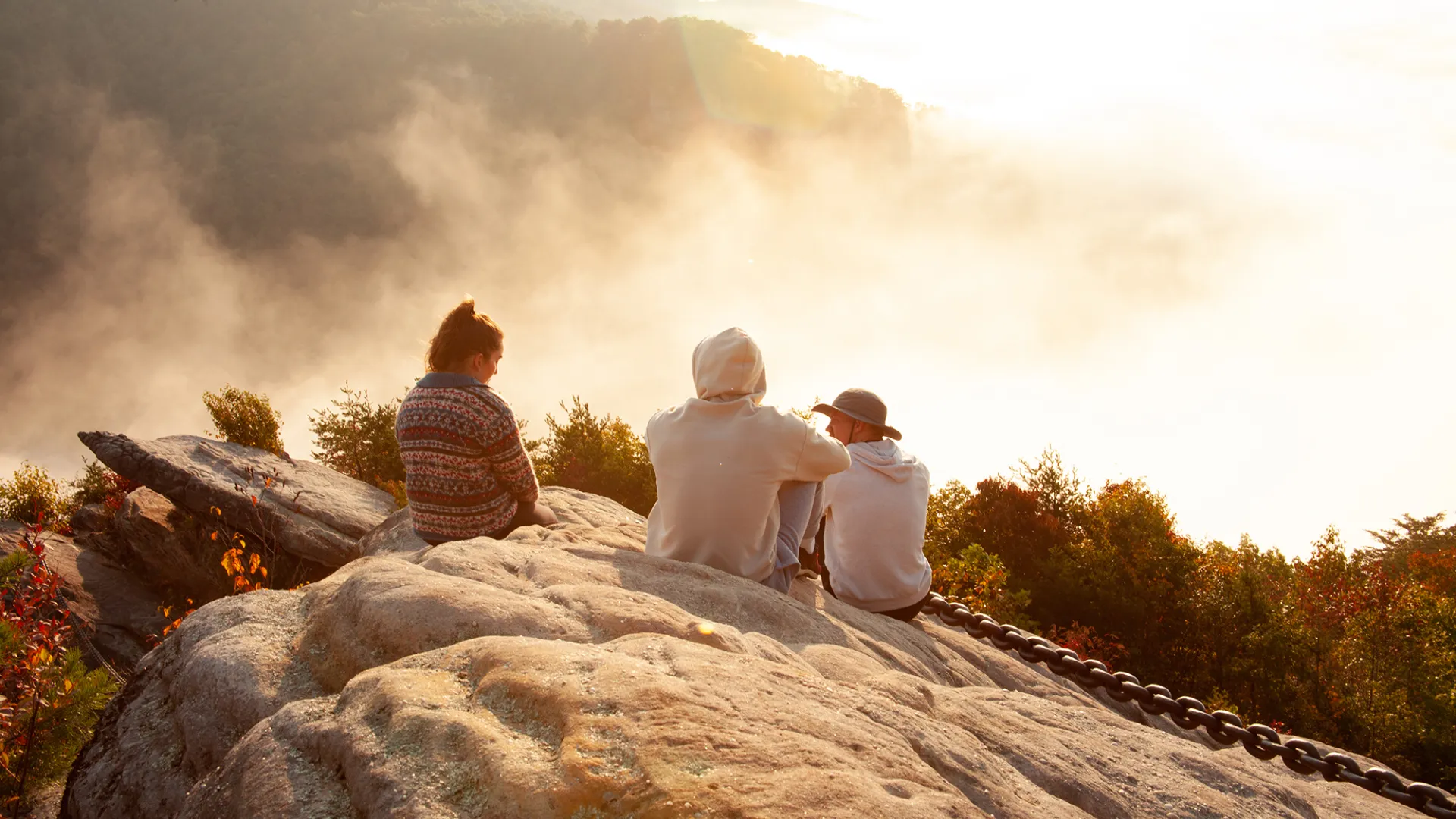 Cumberlands students hang out at chained rock