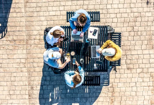 Students study outside on the Cumberlands campus