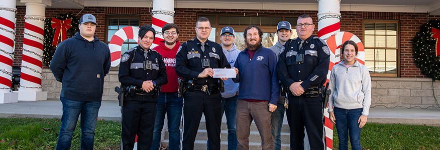 Mountain Outreach partners with Williamsburg Police Department for Shop with a Cop