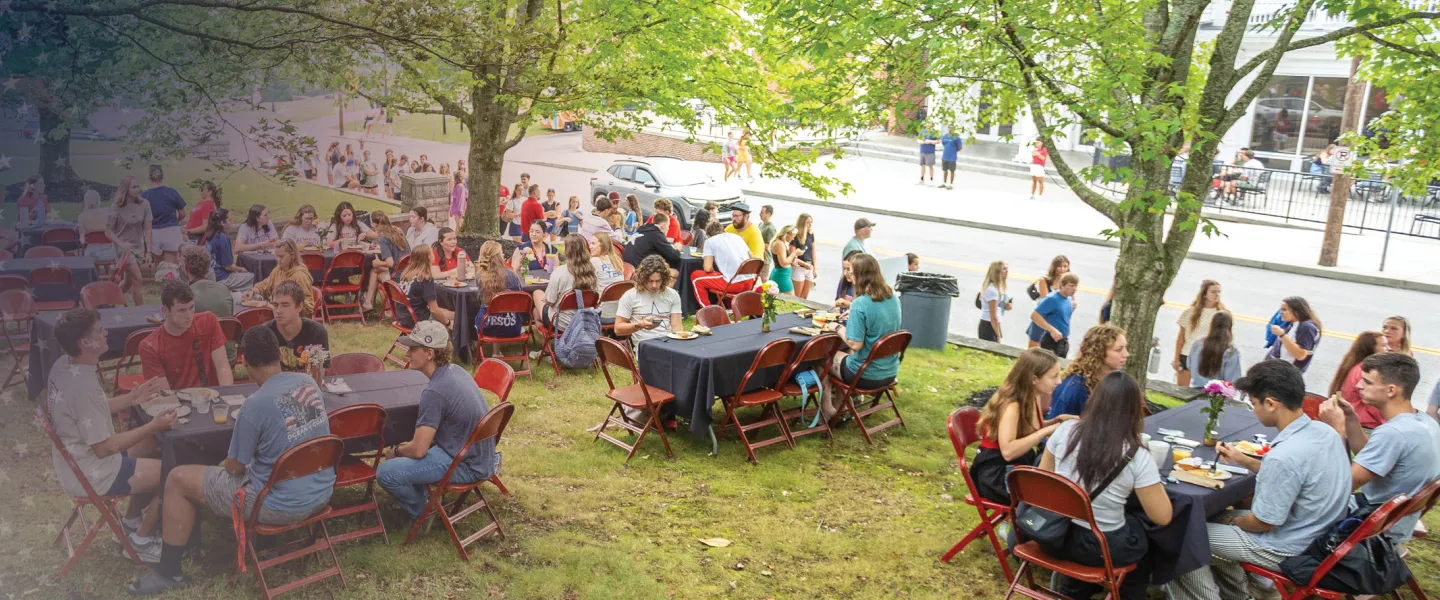Students gather for breakfast on the president's lawn during welcome weekend. 