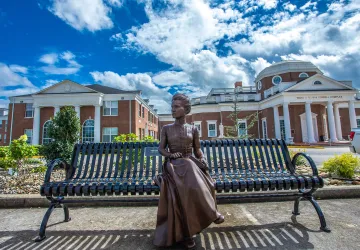 A statue of Marie Curie on the campus at Cumberlands. 