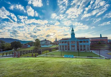 The sun rises over the student center on the Cumberlands campus. 