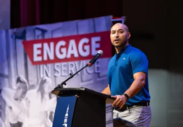 Jeremy A. Taylor speaks to students during Cumberlands' opening Engage event. 