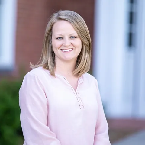 Bobbi Farris