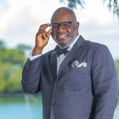 Dr. Eric Hollis