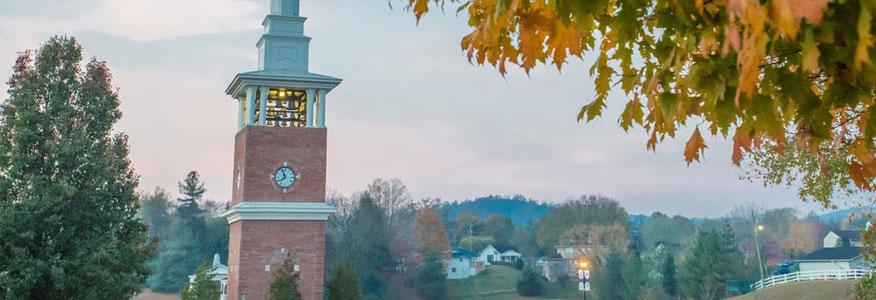 A picture of a clock tower on the University of the Cumberlands campus.
