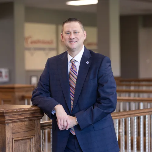Dr. Jonathan Shores