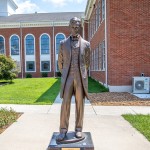 statue of Abraham Lincoln
